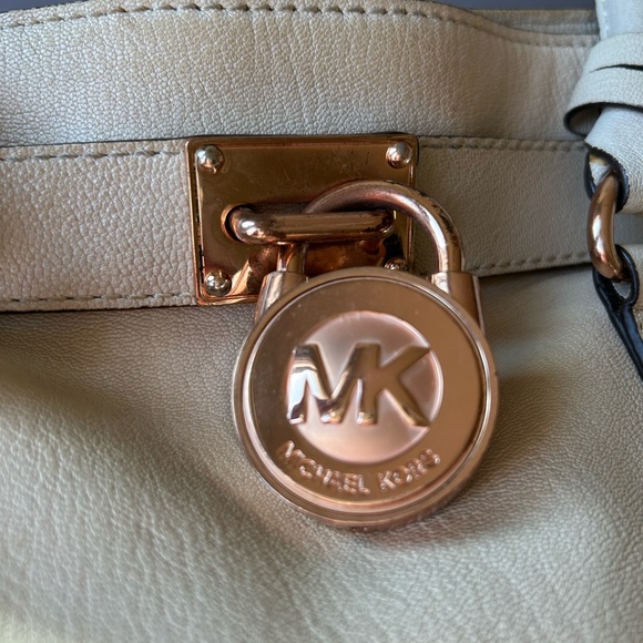 Michael Kors bag & wallet - Picture 6 of 16